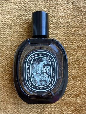 diptyque Fleur de Peau Eau de Parfum — Black and Teal Label